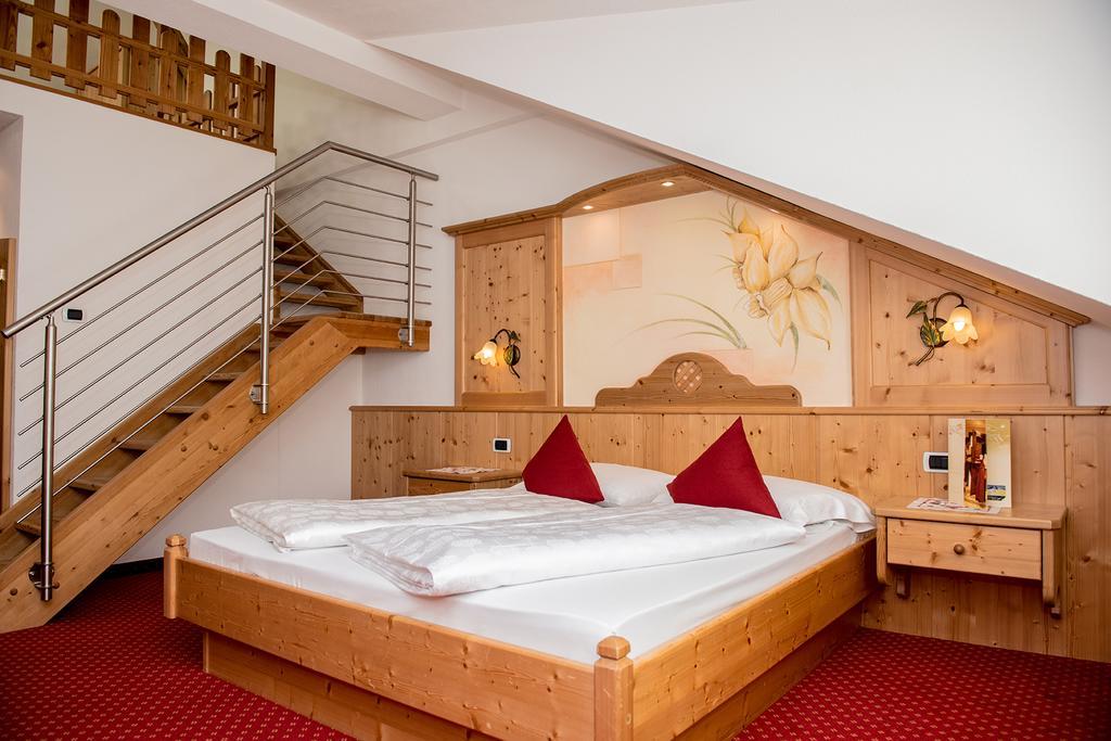Loewe Dolomites Hotel Сан Кандидо Екстериор снимка